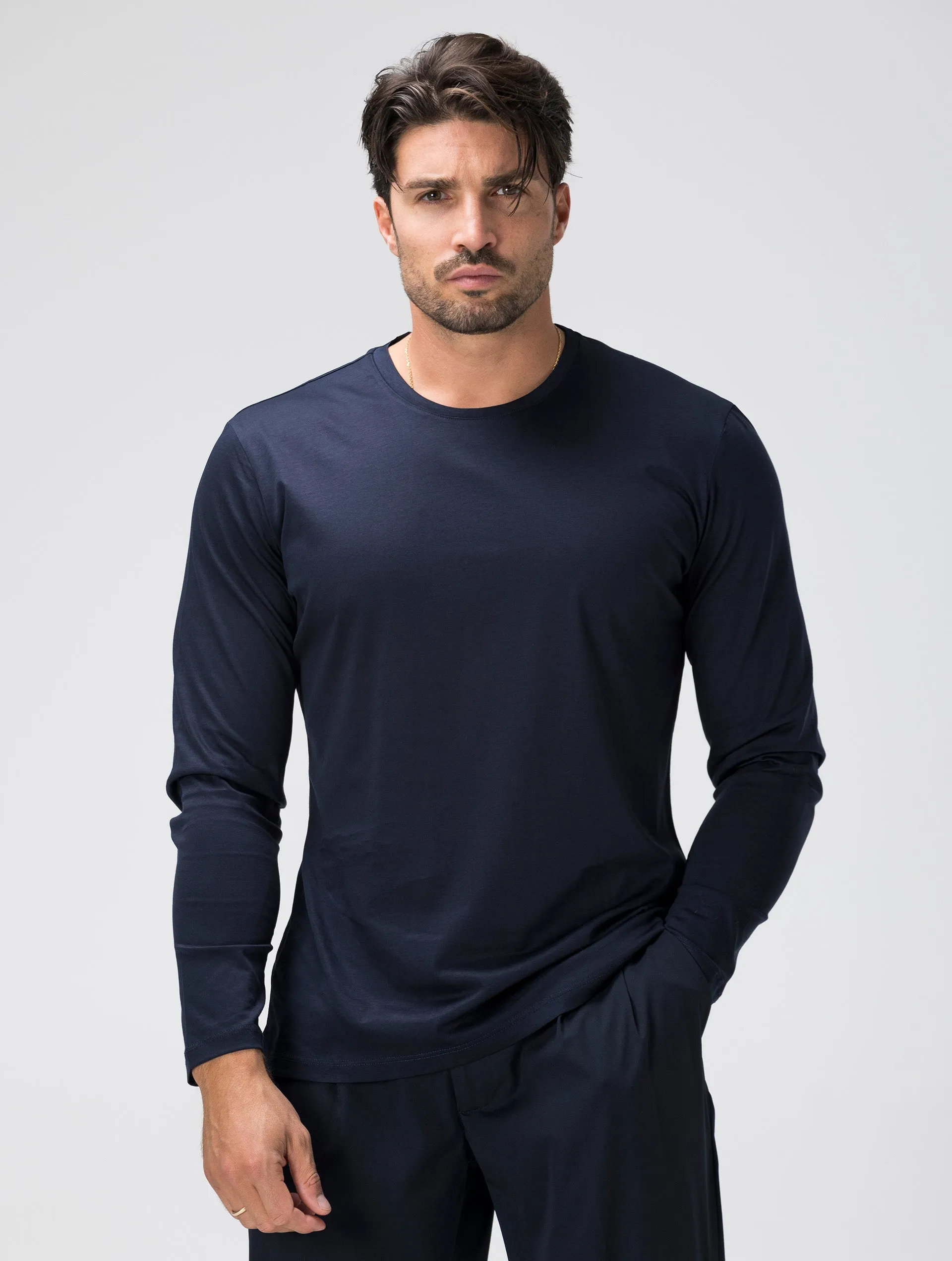 CHARLIE LONG SLEEVED T-SHIRT IN NAVY