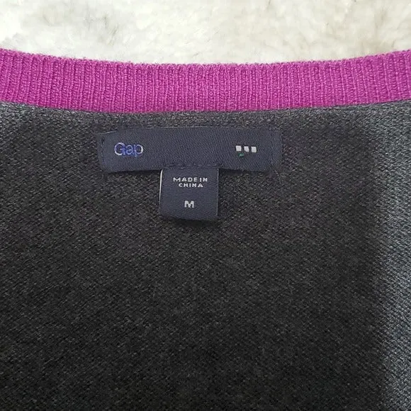 GAP Grey and Purple Simple 3/4 Sleeve Lightweight VNeck Sweater Size M