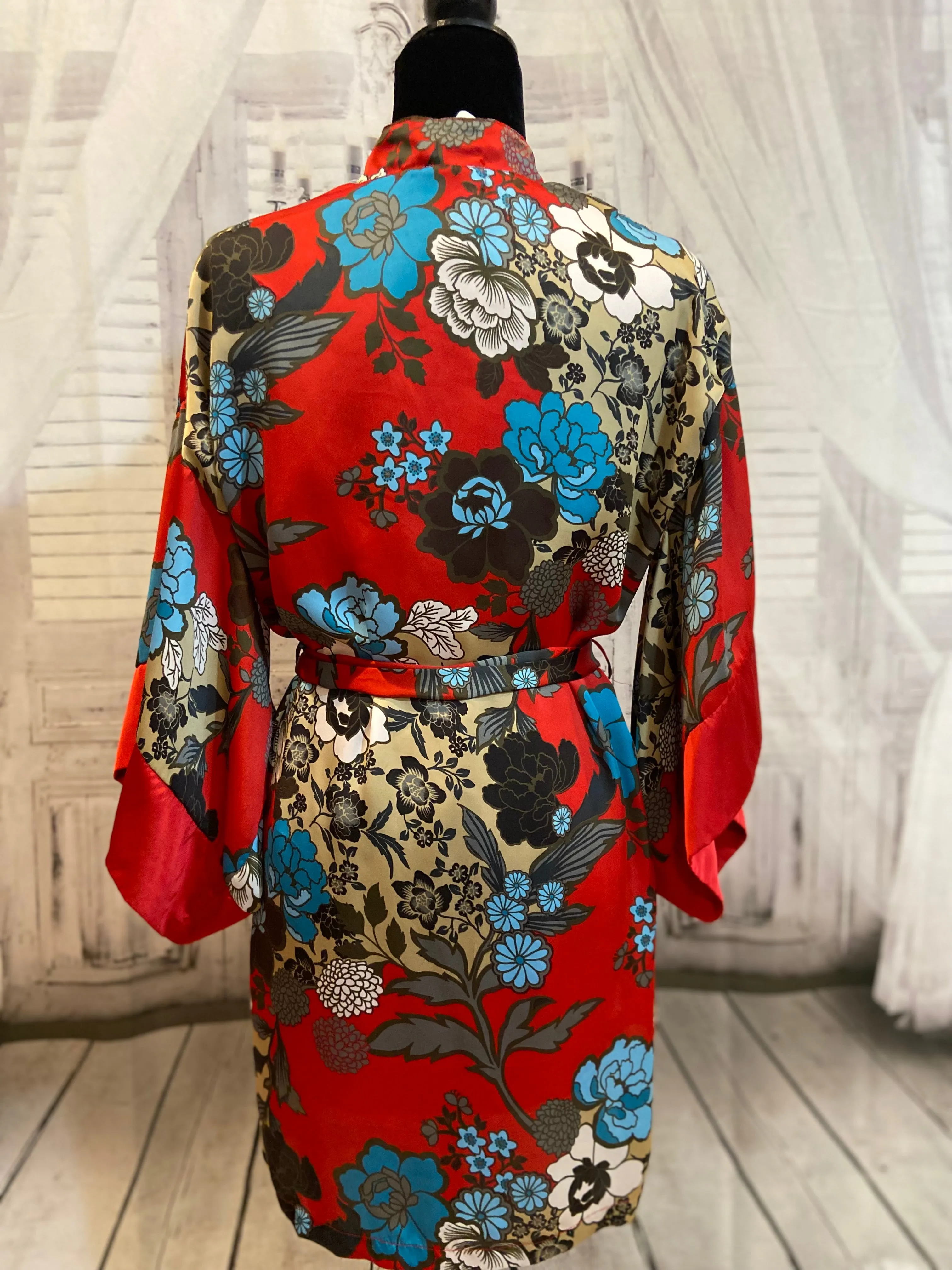 Kimono-styled Belted Shirt